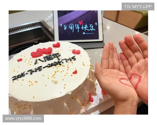 詹姆斯晒与妻子甜蜜合影庆祝结婚纪念日甜蜜告白:纪念日快乐我爱你 詹姆斯晒与妻子甜蜜合影庆祝结婚纪念日甜蜜告白:纪念日快乐我爱你
