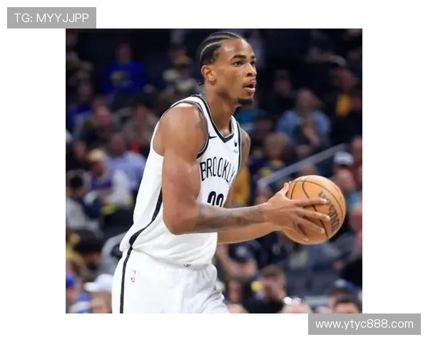 克拉克斯顿已效力篮网七年 成为球队现存队龄最长球员 克拉克斯顿已效力篮网七年 成为球队现存队龄最长球员